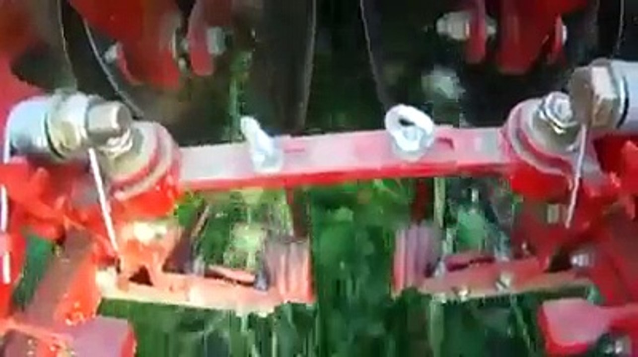 teknolojinin geldigi yere bakın böle bi tarım makinası olamaz