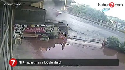 TIR apartmana böyle daldı