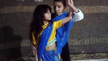 Afghani kids dancing in tere mere just like khoshi