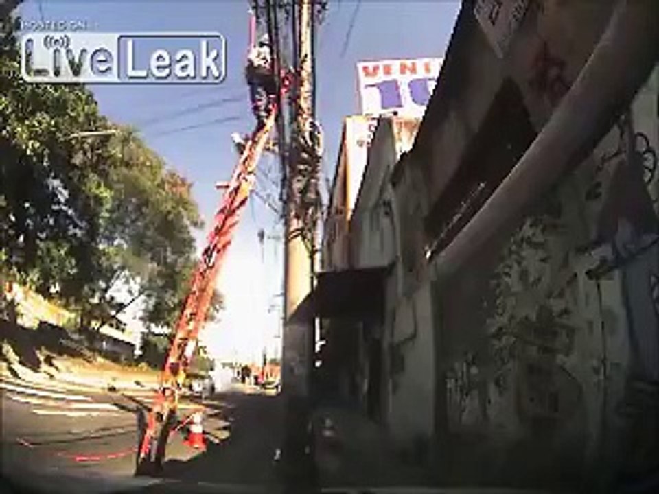 Worker gets Electrocuted in this Scary accident