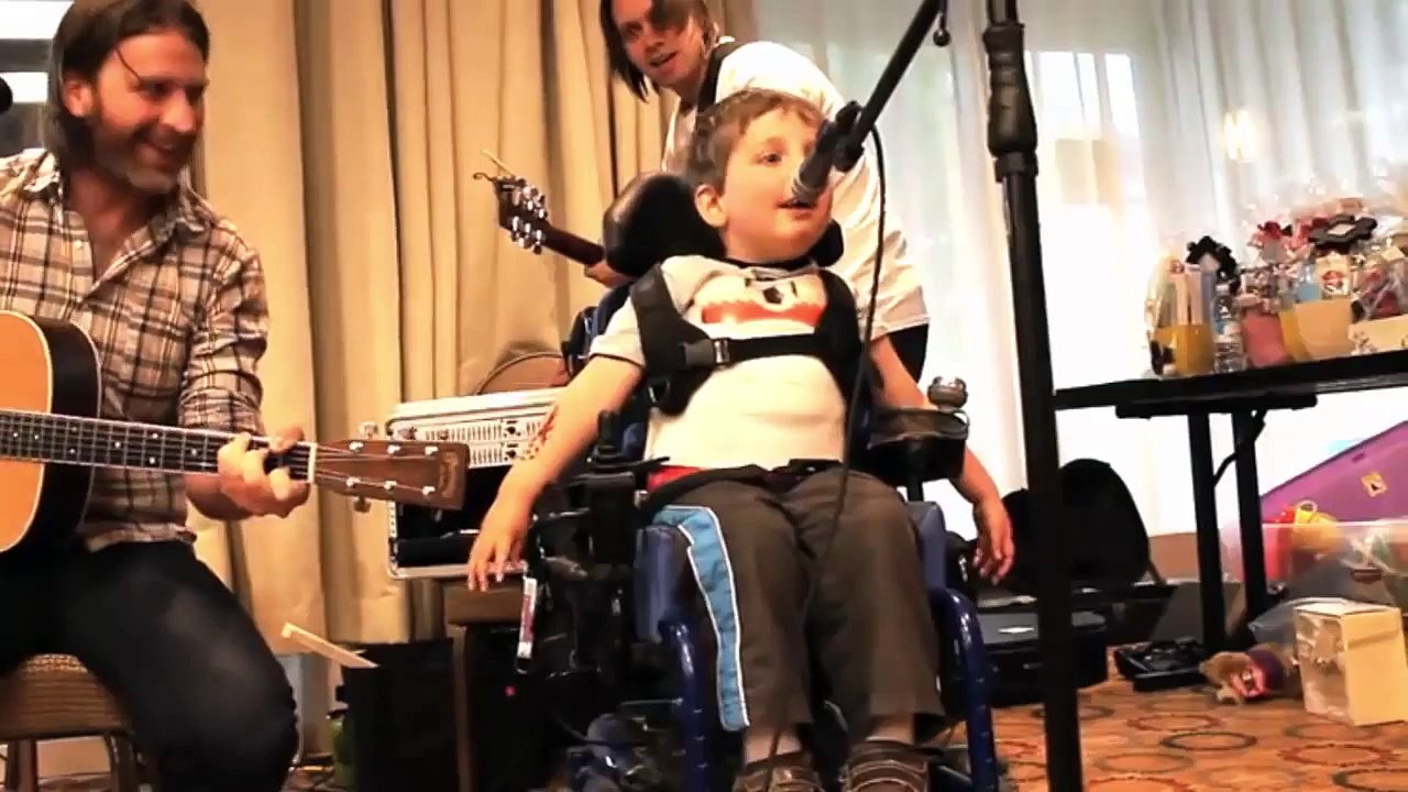 Touching video of a child with muscular dystrophy performing with Van Bernard