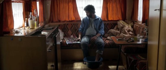 UN DEBUT PROMETTEUR - Bande-annonce VO