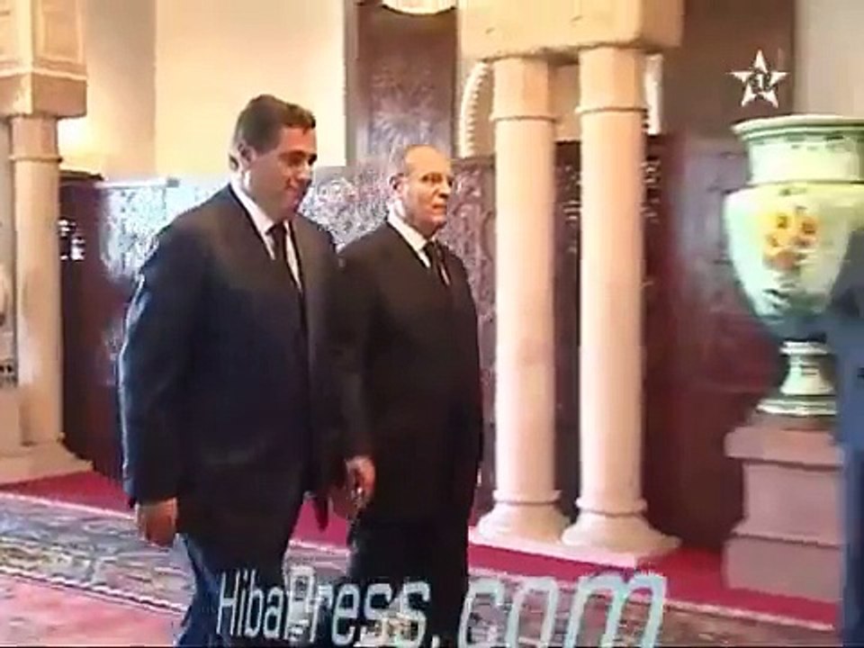 Nieuwe Marokkaanse kuffar regering doet 3X !!!! Roekoe voor taghout Hmida 6 en zijn zoon!!!