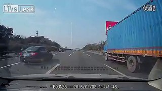 Wheel flies off moving vehicle on highway