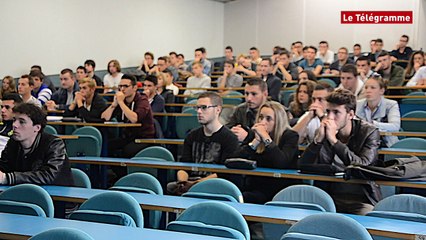 Saint-Brieuc. Jour de rentrée pour les étudiants de licence première année Staps