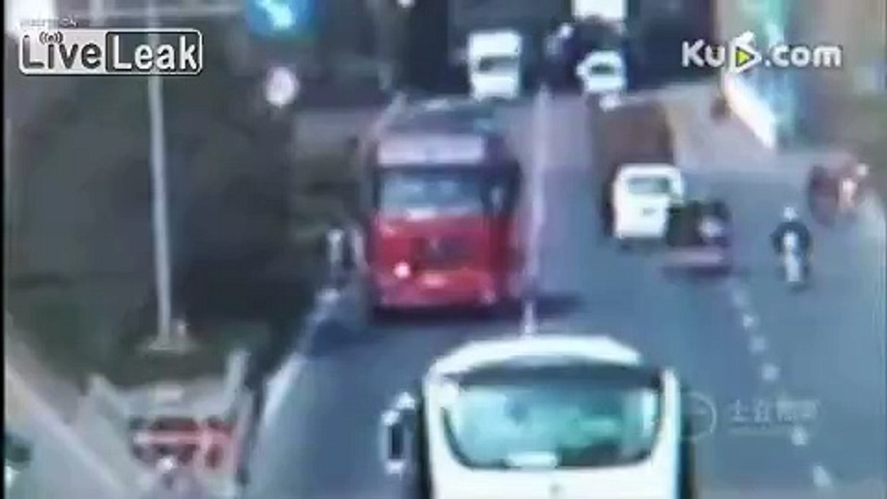 Old man gets head crushed by truck after falling off bike