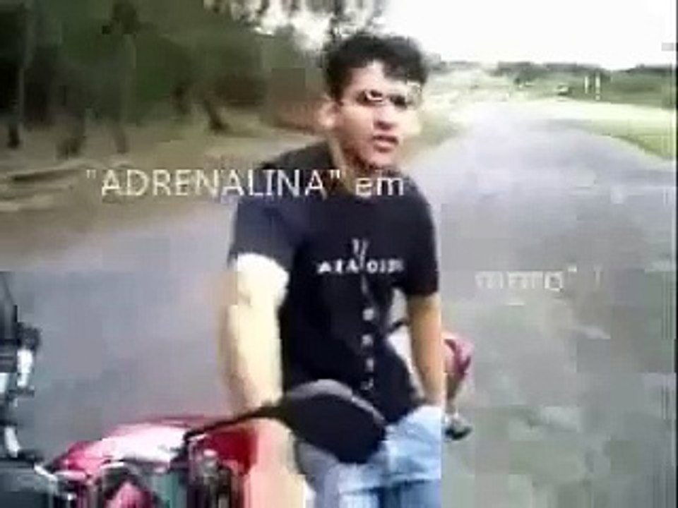 Falha! Tombo Empinando moto