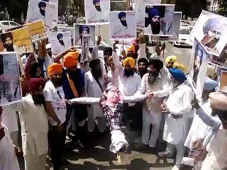 Kumar visvas effigy burnt