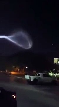 Étrange forme lumineuse dans le ciel de Miami