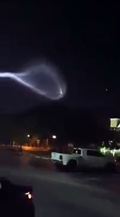 Étrange forme lumineuse dans le ciel de Miami