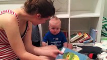Beba od 10 mjeseci reaguje na kraj jedne bajke