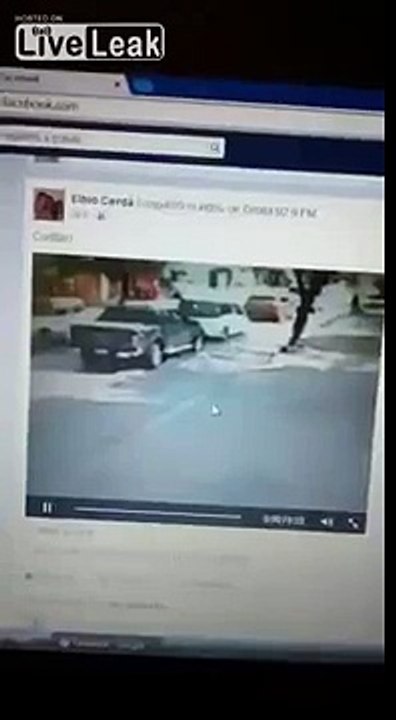 LiveLeak com   Robbers get ran over by truck   first upload!