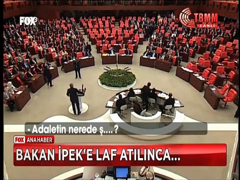 Adalet bakanı yemin ederken 'Adaletin nerede' diye sorulunca Meclis karıştı