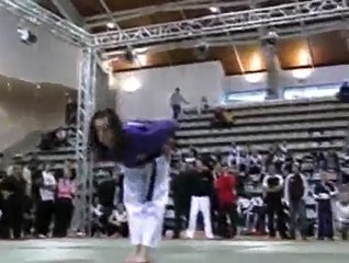 スーパー空手少女