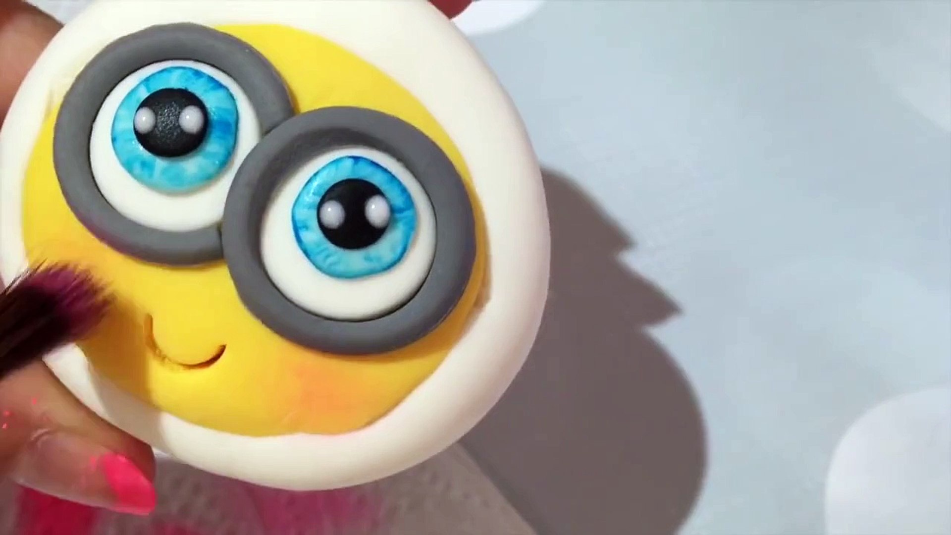 Tuto N 9 Modelage Pate A Sucre Minion Hello Kitty Cake Decorating Tutorial Video Dailymotion
