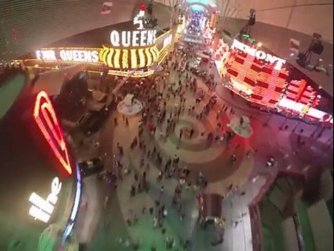 Tyrolienne au dessus de Vegas ! - Vidéo Dailymotion