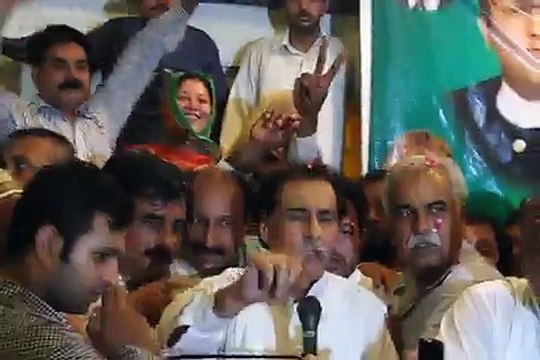 Sardar Ayaz Sadiq addressing to people of ‪#‎NA122‬ ‪#‎PP147‬ by-Election Compaign meeting at Asif Center. ہم ووٹ کی ط