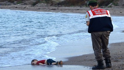La foto del niño sirio ahogado sacude conciencias