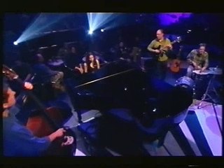 NORA JONES performs 'Cold, Cold Heart' Live on LATER 2002