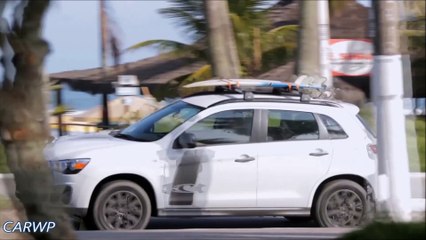 R$ 96.990 Mitsubishi ASX O'Neill 2015 aro 17 CVT FWD 2.0 160 cv @ 60 FPS