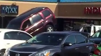 Arabasını Çekiciden Kurtarmaya Çalışan Adamın Dramı