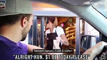 Arabayla Sipariş Noktasında Şoför Değiştirerek Servis Elemanını Troll'lemek