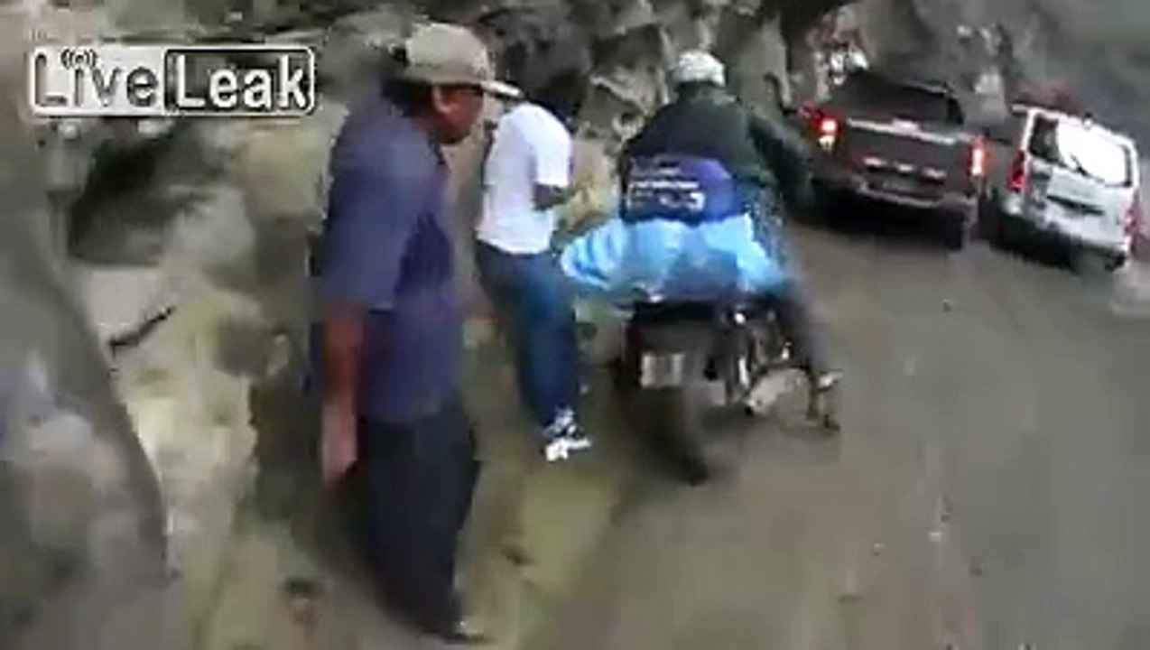 Rockslide almost ended in tragedy in Peru