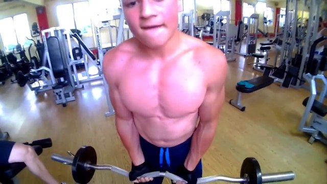 prview : teen Robi trains his chest n biceps in the gym - 30 minutes