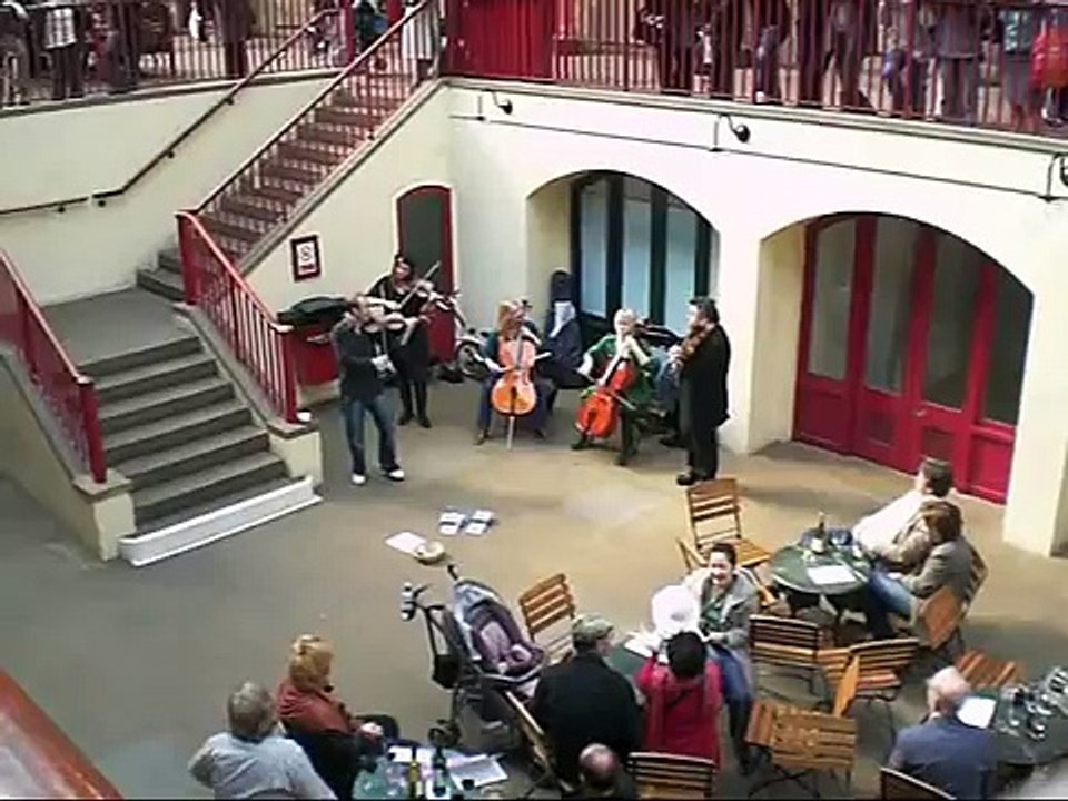 Private street music