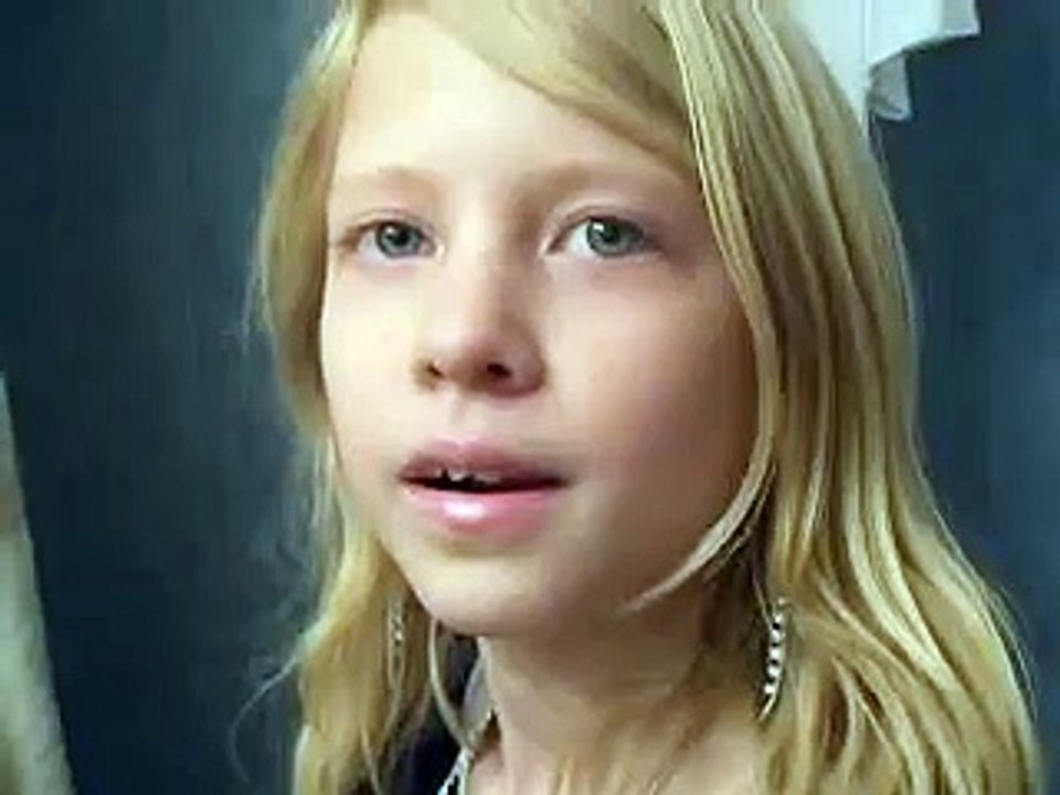 Sierra's Twin sister peeing green