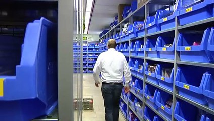 Schappen groothandel EDC internet Veendam puilen uit. - RTV Noord