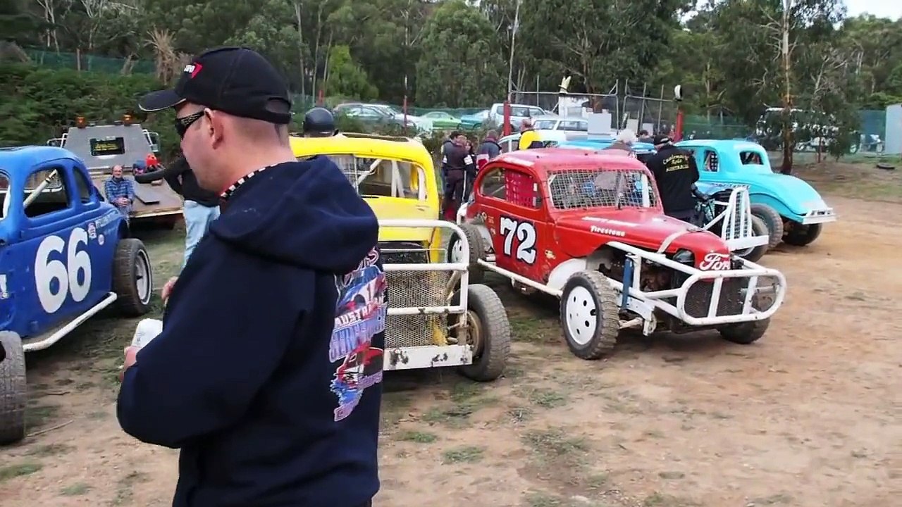 Aces of Spades, Vintage Stock Car racing at Daylesford Speedway.