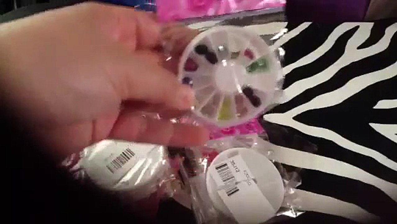 Compras de decoración para uñas acrílicas