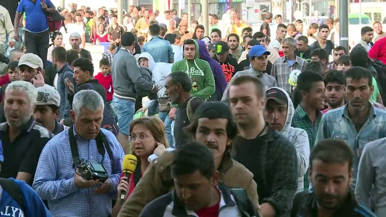Hongrie: la gare de Budapest prise d'assaut par des migrants