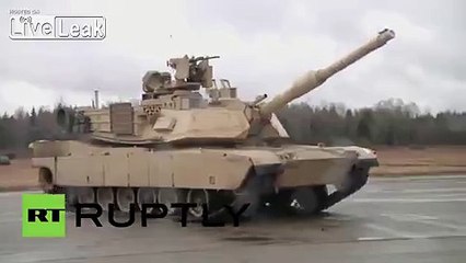 Скачать видео: Estonia: See M1A2 Abrams tanks show off their capabilities