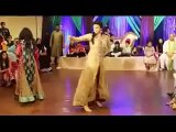 Pakistani Wedding Mehndi Night Best Dance On 'Mehndi Taan Sajdi'