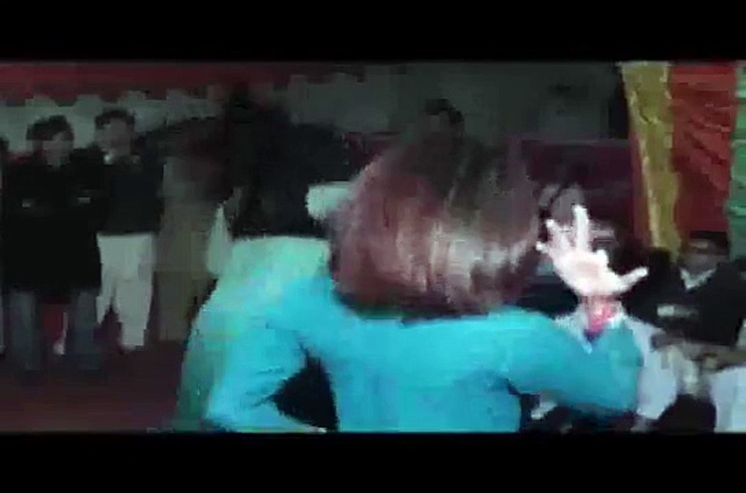 Pakistani Wedding Professional Beauties Beautiful Dance on Song '' Bismillah karan''