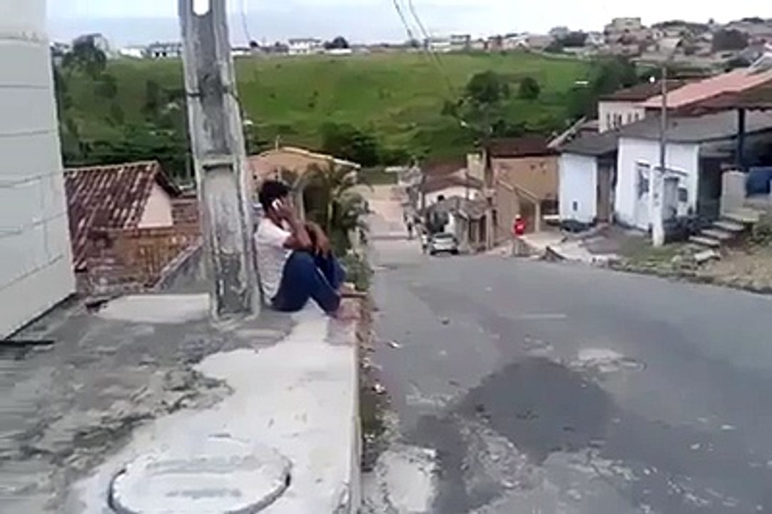 FUNNY MOMENT
