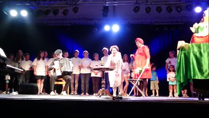 Madame Raymonde chante Le Temps des Cerises