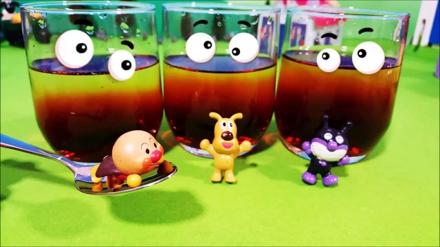 アンパンマンおもちゃアニメ❤水遊び！ バイキンマンとチーズも一緒にかくれんぼ！Anpanman anime toys