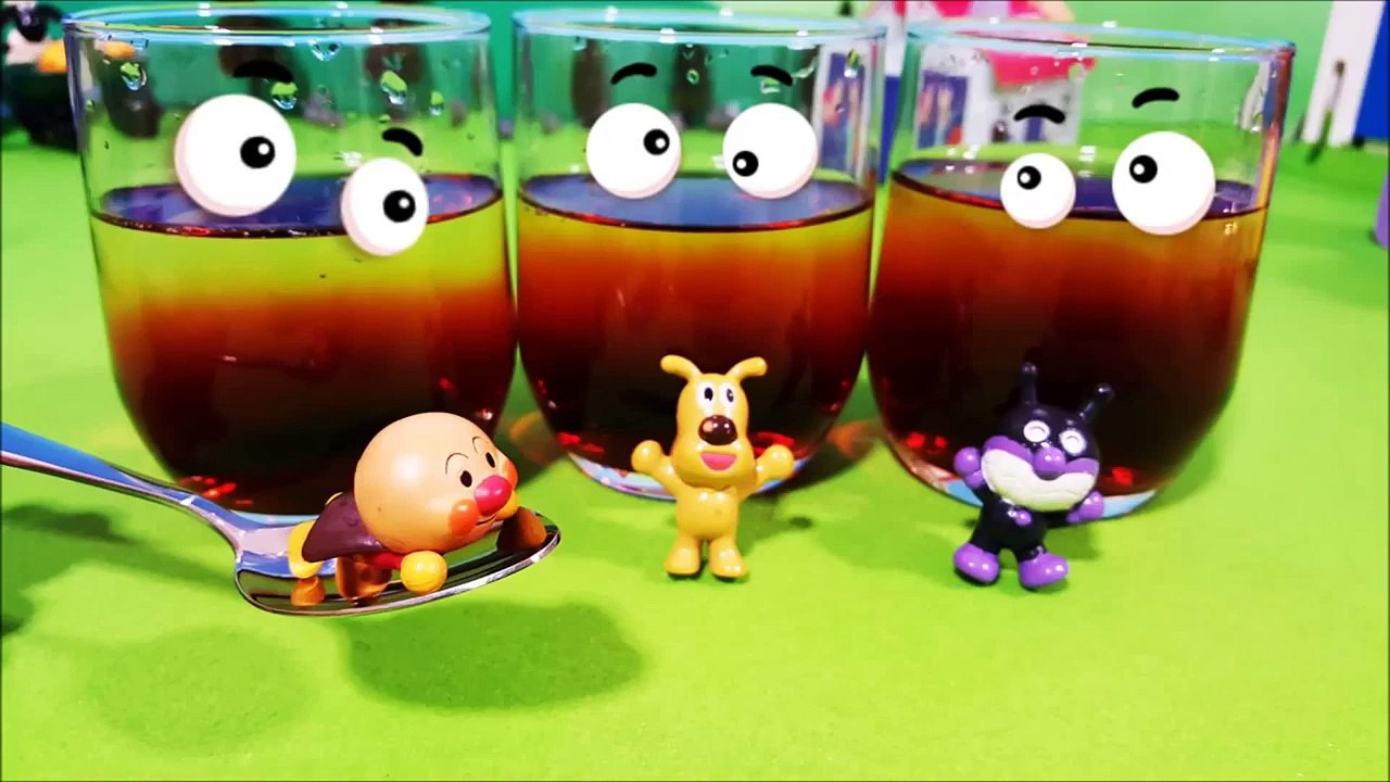 アンパンマンおもちゃアニメ❤水遊び！ バイキンマンとチーズも一緒にかくれんぼ！Anpanman anime toys