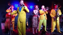 SINGING IN THE RAIN-THE JIVE ACES