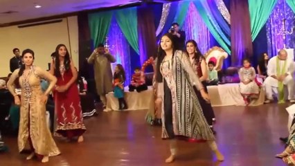 Pakistani Wedding Mehndi Night Dance On (Lela Teri Le Le Gi) HD