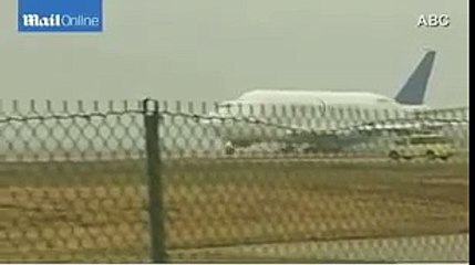 Huge Dreamlifter jumbo escapes tiny airport