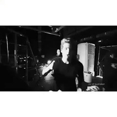 5SOS WHIP AND NAE NAE CREDITS TO 5SOS TAGALOG MEMES