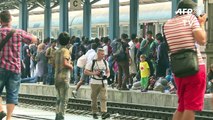 Caos de imigrantes em estação de Budapeste