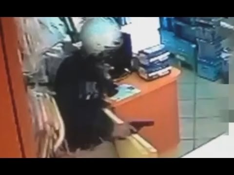 Napoli - Tre rapine in dieci giorni nel Vesuviano, fermato un 43enne -live- (04.09.15)