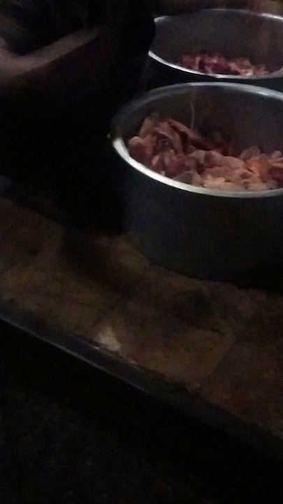 DIRTY HOTEL AT LASBELA CHOWK SELLING DONKEY MEAT SALAN YEH HOTEL BARAN GOTH AUR LASEBELA PER HAI NASEEM CLOTH MARKET K S