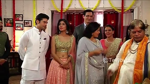 Shreya ( Ankita ) attends Ananya ( Kritika kamra ) and Kabir's ( Rajeev Khandelwal ) engagement in Reporters