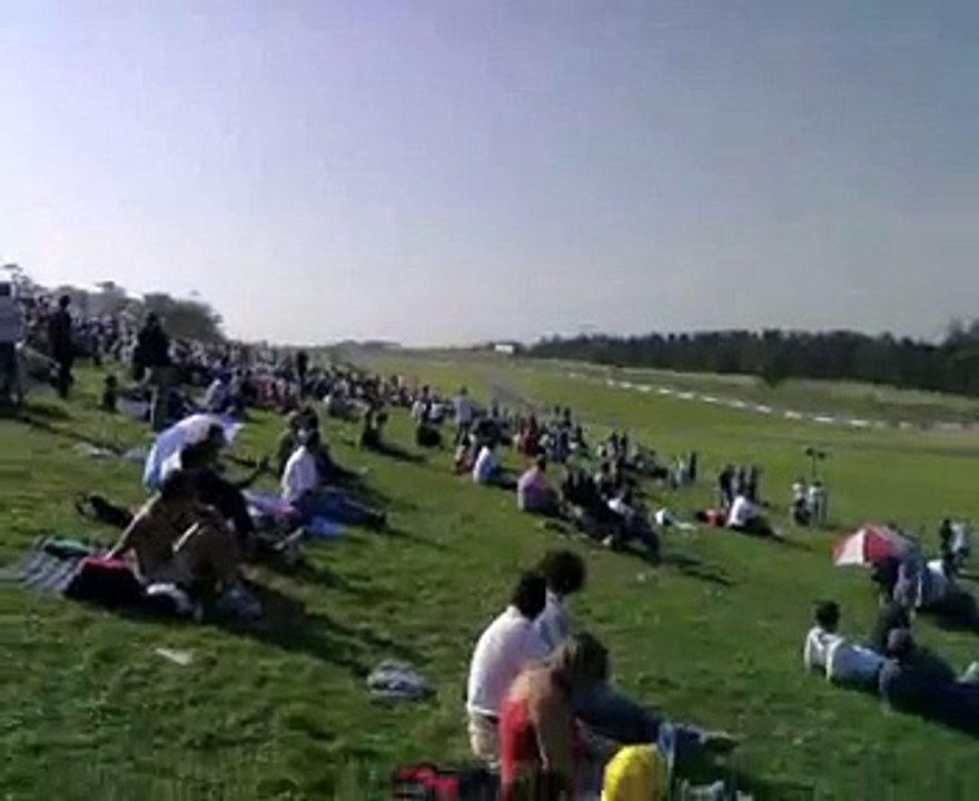 Renault R25 V10 F1 car at Donington, glorious sound! (2)